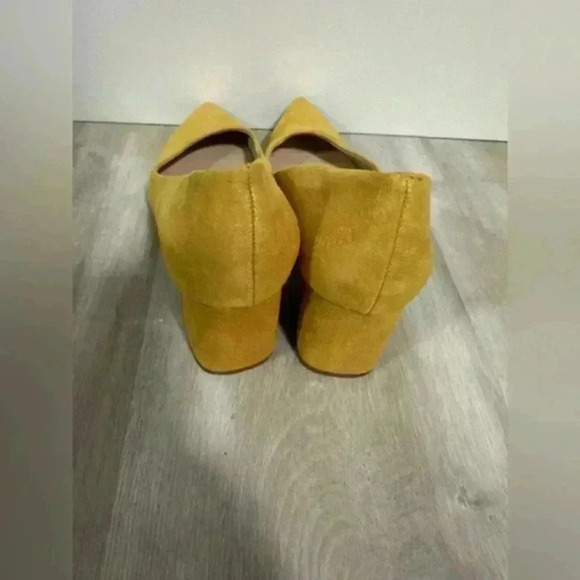 Zara Pointed-Toe Suede Block Heel Pumps in Yellow - Picture 11 of 12